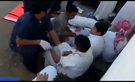 بالصور.. طالب سعودي يدهس زملائه فيقتل أحدهم ويصيب 5