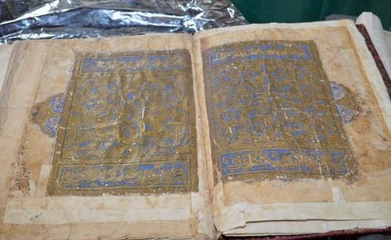 بالصور.. العثور على مصحف نادر يعود للقرن العاشر الهجري بمكتبة مسجد في مصر