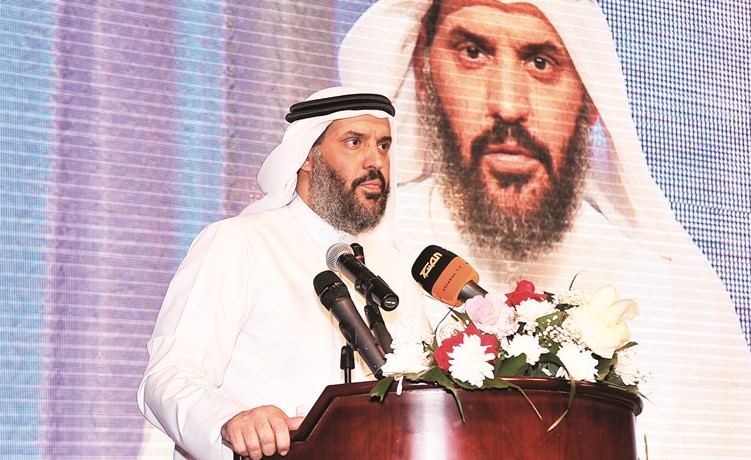 مرشح الدائرة الرابعة د.محمد الحراس المطيري متحدثا			(زين علام)﻿