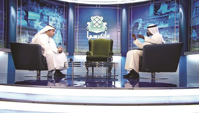 الإعلامي علي مبارك موجها الاسئلة الى مرشح الدائرة الثالثة أحمد نبيل الفضل﻿