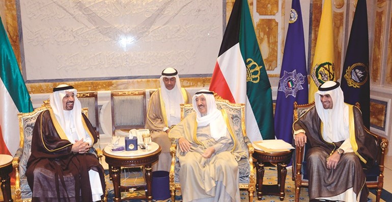 صاحب السمو الأمير خلال استقباله أنس الصالح وم.خالد بن عبدالعزيز الفالح﻿