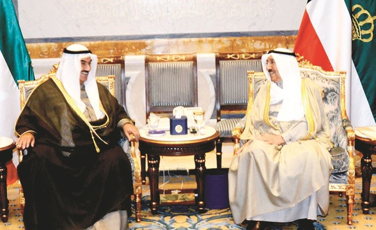 صاحب السمو الأمير الشيخ صباح الأحمد مستقبلا سمو الشيخ ناصر المحمد ﻿