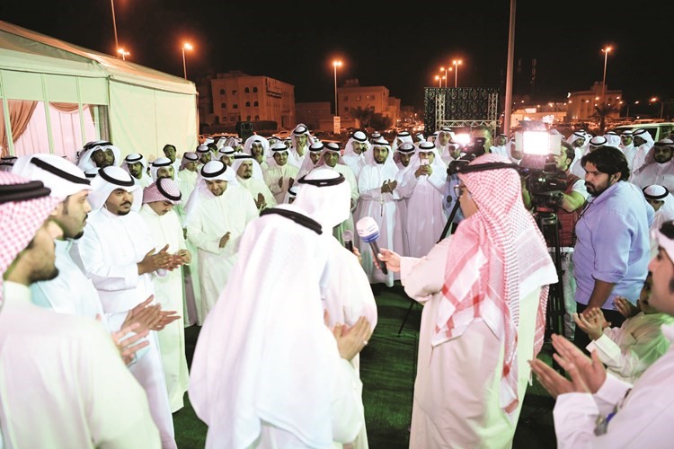 الحضور خلال افتتاح المقر الانتخابي لمرشح الدائرة الرابعة النائب السابق د. حسين القويعان	(قاسم باشا)﻿