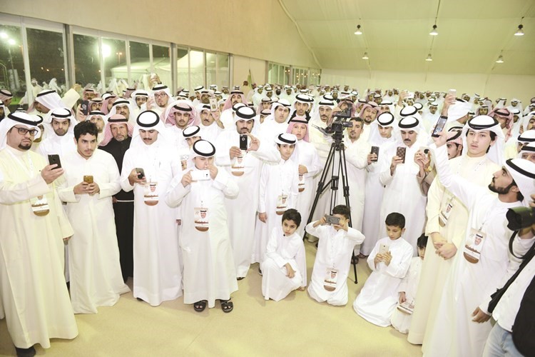 جانب من الحضور خلال افتتاح المقر الانتخابي لمرشح الدائرة الرابعة النائب السابق محمد طنا﻿
