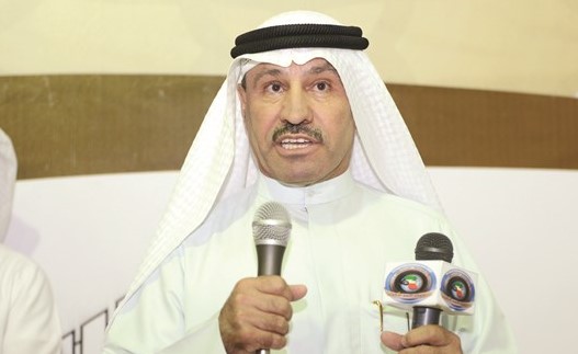 مرشح الدائرة الرابعة النائب السابق محمد طنا متحدثا للحضور			(احمد خليل)﻿