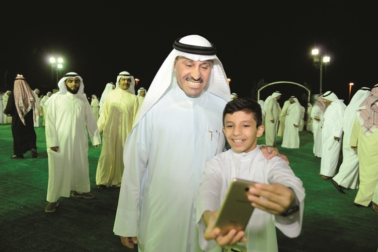 سيلفي انتخابي مع محمد طنا﻿