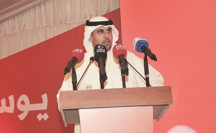 مرشح مجلس الأمة عن الدائرة الانتخابية الثالثة يوسف صالح الفضالة متحدثا خلال افتتاح مقره﻿