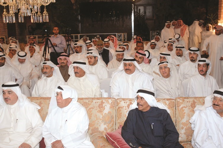 عدد من ابناء الدائرة الاولى في افتتاح المقر الانتخابي لمرشح الدائرة علي درويش العرادي﻿