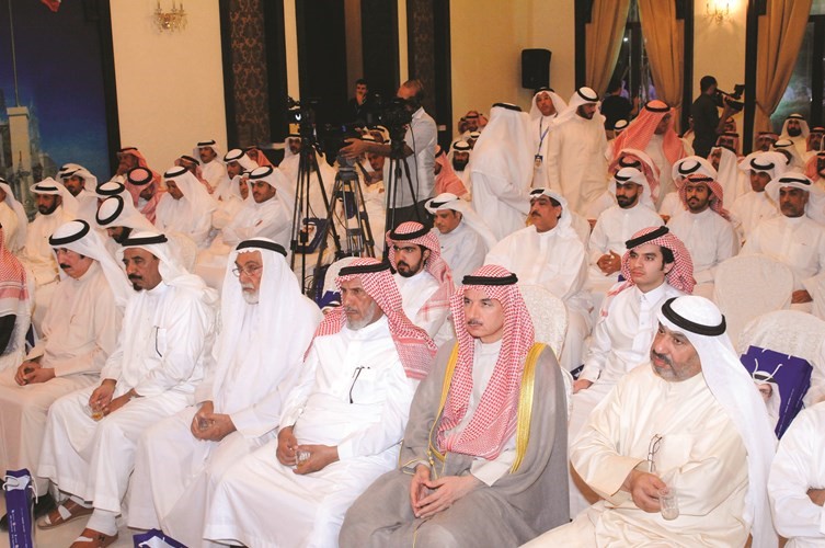 عدد من ابناء الدائرة الخامسة خلال الندوة﻿