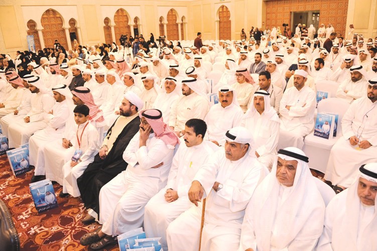 جانب من الحضور خلال الندوة ﻿