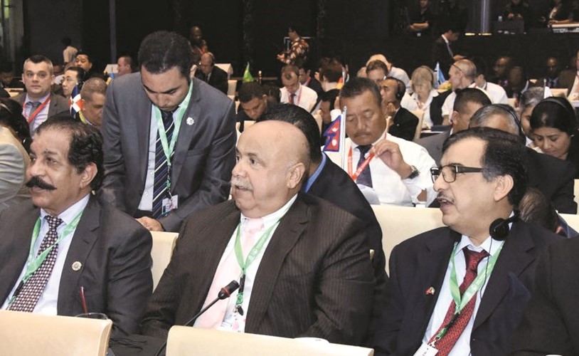 الفريق سليمان الفهد مترئسا وفد الكويت﻿
