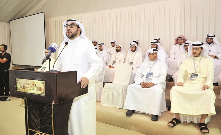 اسامة الشاهين متحدثا﻿