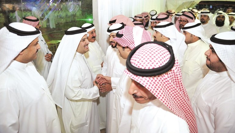 مرشح الدائرة الرابعة مبارك هيف الحجرف وعدد من الناخبين﻿