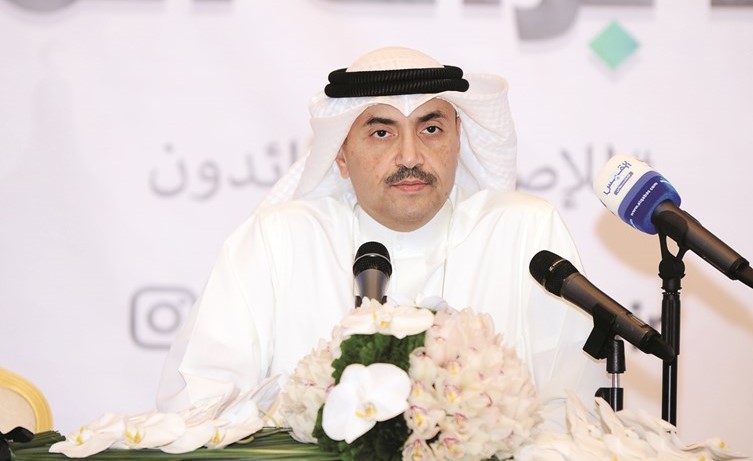 النائب السابق ومرشح الدائرة الثانية محمد المطير متحدثا للحاضرات﻿