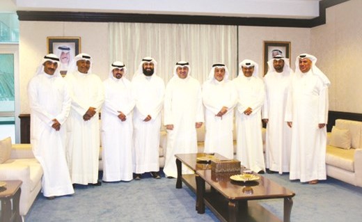 الوزير ياسر ابل خلال لقائه رئيس وأعضاء الاتحاد ﻿