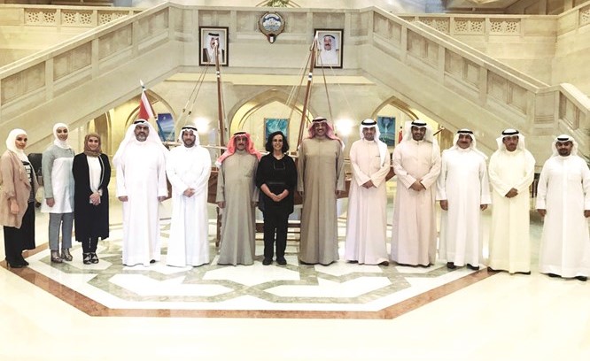 الشيخ صباح الخالد وأنس الصالح والشيخ محمد العبدالله والشيخة أمثال الأحمد والشيخ د.إبراهيم الدعيج والشيخ عبدالله الأحمد والمشاركون في اجتماع المجلس الأعلى للبيئة﻿