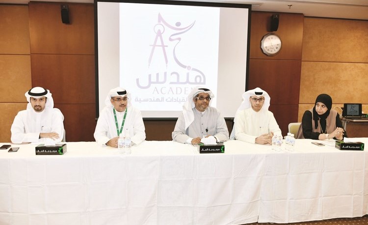 إيمان الأنصاري وم. طارق الدرباس وماجد الماجد وفيصل المطر وعبدالله الهاجري خلال المؤتمر الصحافي	(قاسم باشا)﻿