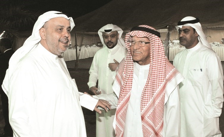 مرشح الدائرة الثالثة د. حمد التويجري مستقبلا احد كبار السن﻿
