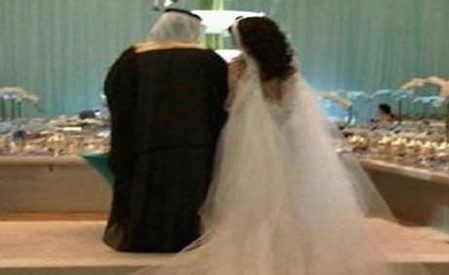 بالفيديو..شاهد رد فعل سعودية بعدما علمت بزواج زوجها من أخرى!