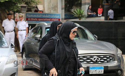 بالفيديو والصور ..جنازة محمود عبد العزيز تتحرك من مسجد الشرطة لمدافن "أم خبيب" بالإسكندرية