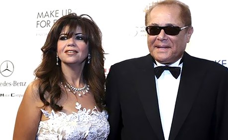 بالصور ..أهم المحطات في حياة الساحر الراحل محمود عبد العزيز