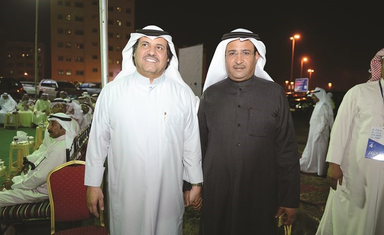 سلطان اللغيصم وأحد الناخبين﻿