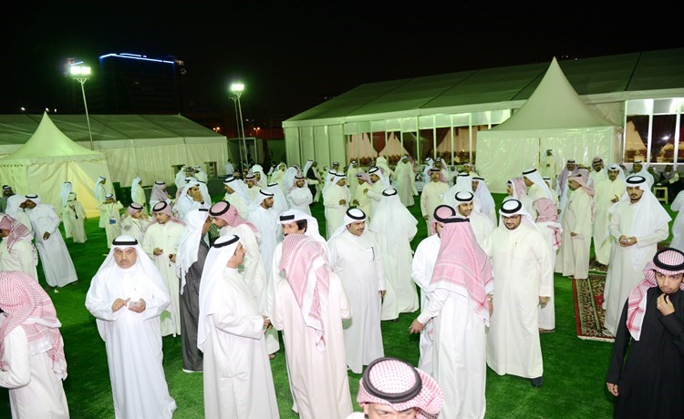 من الحضور﻿