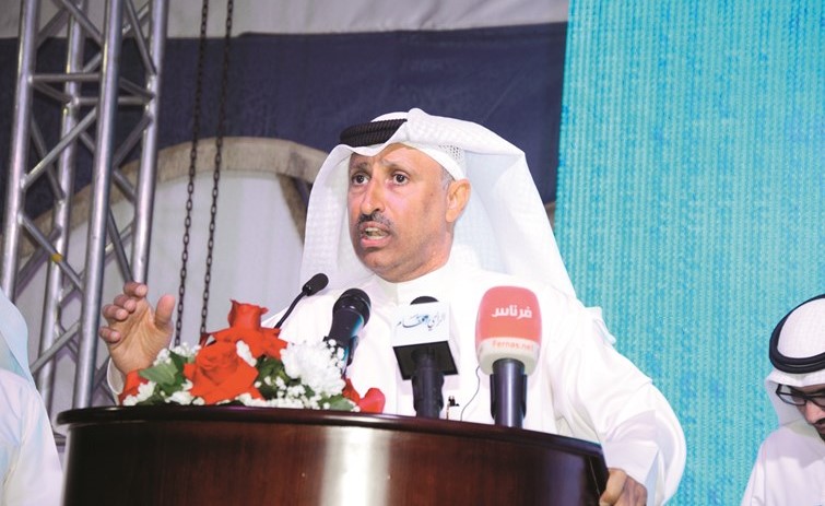 مرشح الدائرة الخامسة د.مهدي العجمي متحدثا خلال افتتاح مقره الانتخابي﻿