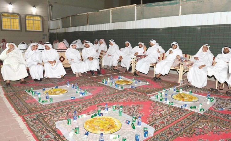 ولائم الطعام والانتخابات.. علاقة صداقة قديمة