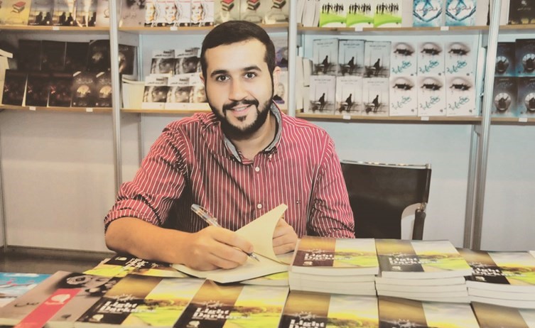 الشاعر أحمد القلاف مشاركا في معرض البحرين الدولي 	﻿