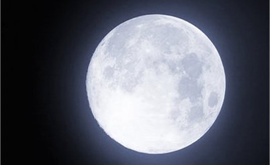 المرزوق: القمر الليلة.. عملاق