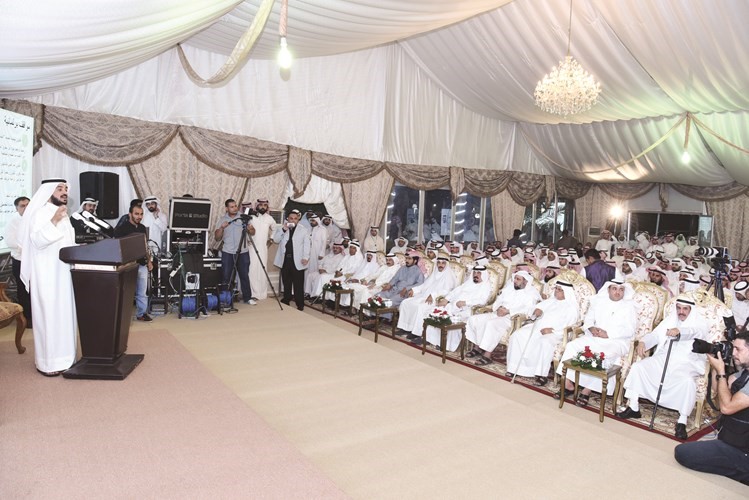 النائب السابق محمد الحويلة مستعرضا رؤيته للمرحلة المقبلة امام ناخبي الدائرة الخامسة﻿