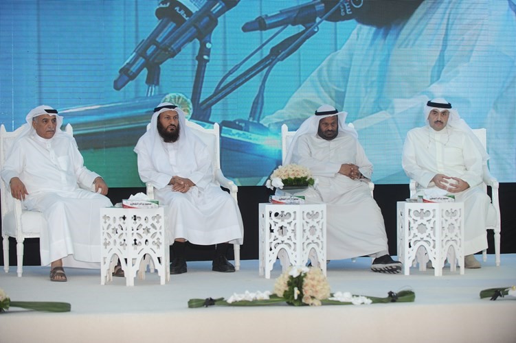 محمد المطير وعبدالله العرادة ومحمد هايف وشعيب المويزري خلال الندوة	(هاني الشمري)﻿