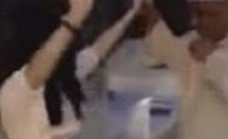 بالفيديو.. وصلة رقص كوميدية بين زين كرزون ورجل يرتدي الجلابية