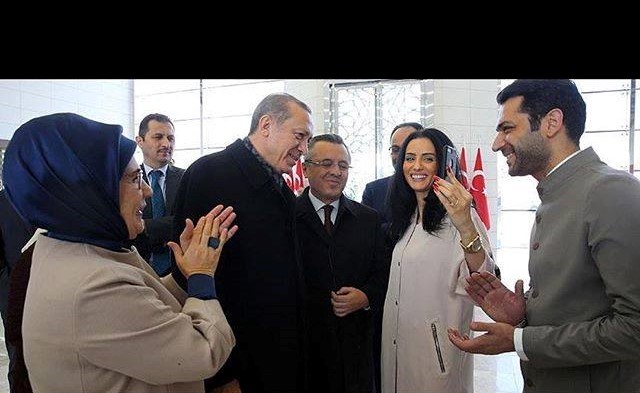 شاهد ..اردوغان يطلب يد ملكة جمال المغرب لنجم مسلسل عاصي مراد يلدريم