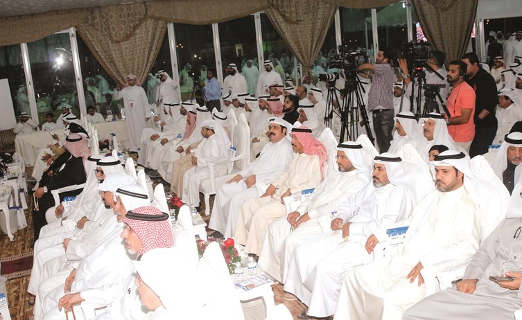 عدد من ابناء الدائرة الخامسة خلال الندوة﻿