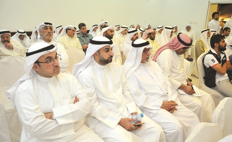 جانب من الحضور يستمعون لحديث عبدالصمد	(هشام كامل)﻿