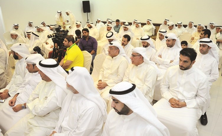 ناخبو الدائرة الأولى في مقر عبدالصمد﻿