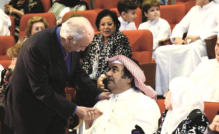 تحية خاصة من السنعوسي إلى العملاق عبدالحسين عبدالرضا﻿