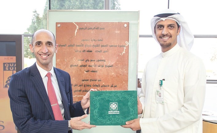 ممثل بيتك مع ممثل معهد دسمان ﻿