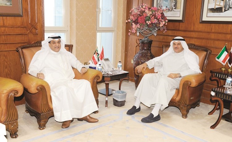 الشيخ سلمان الحمود مستقبلا سفيرنا لدى البرازيل عيادة السعيدي ﻿