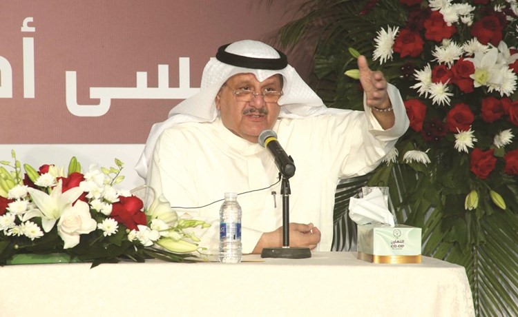 مرشح الدائرة الأولى النائب والوزير السابق عيسى الكندري متحدثا﻿