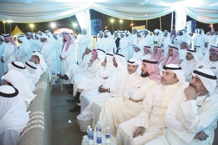 عدد من ابناء الدائرة الاولى خلال الندوة﻿