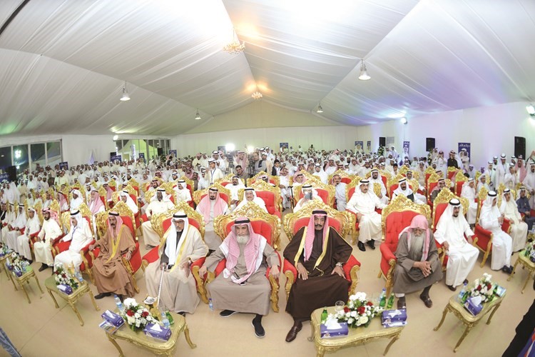 ناخبو الدائرة الرابعة يتابعون حديث المرشح عسكر العنزي	(احمد خليل)﻿
