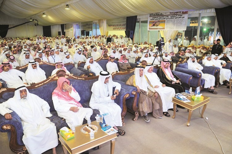 الحضور خلال افتتاح المقر الانتخابي لمرشح الدائرة الثانية النائب السابق د.عودة الرويعي	(هشام كامل)﻿