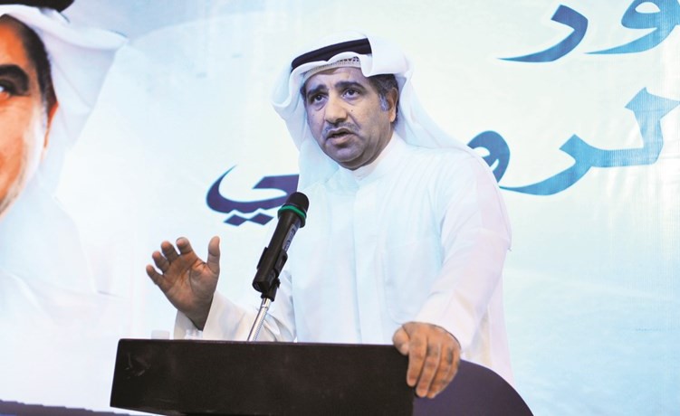د.عودة الرويعي متحدثا للحضور ﻿