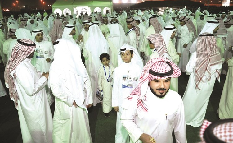 جانب من الحضور أثناء ندوة لافي المطيري﻿