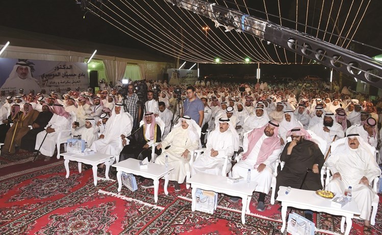 جانب من الحضور خلال افتتاح المقر الانتخابي للنائب السابق ومرشح الدائرة الخامسة د.بادي حسيان الدوسري						(احمد علي)﻿