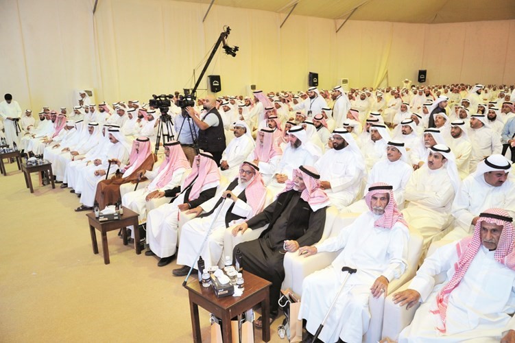 جانب من الحضور خلال افتتاح المقر الانتخابي للنائب السابق ومرشح الدائرة الثانية د.جمعان الحربش﻿