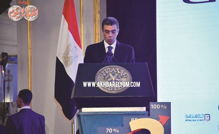 ياسر رزق متحدثا خلال المؤتمر﻿